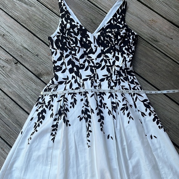 Lauren Ralph Lauren lovely fit n flare dress S - Picture 9 of 10